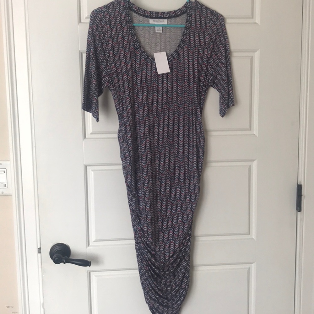 Fitted maternity dress